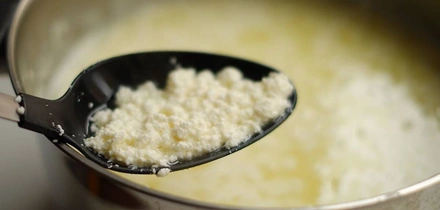 Эксперимент: как сделать творог дома