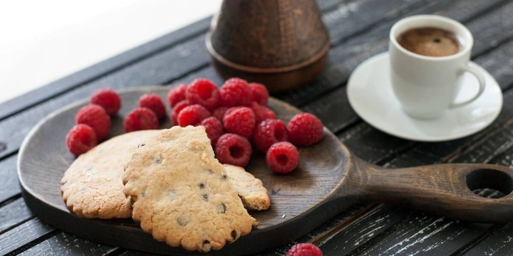 Чем полезна малина, когда её можно детям и&nbsp;что с&nbsp;аллергией