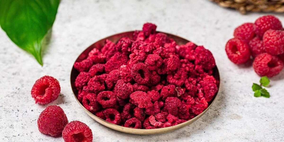 Чем полезна малина, когда её можно детям и&nbsp;что с&nbsp;аллергией