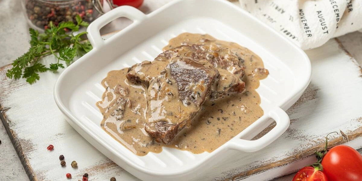 Говяжьи щёчки с&nbsp;грибным соусом от&nbsp;итальянского ресторана «Остерия Марио», участвующего в&nbsp;проекте ВкусВилла «Шеф в&nbsp;ответе»