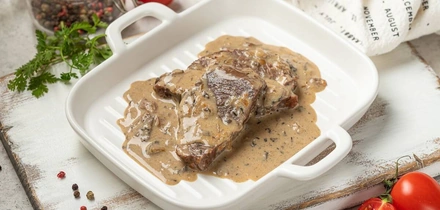 Говяжьи щёчки с&nbsp;грибным соусом от&nbsp;итальянского ресторана «Остерия Марио», участвующего в&nbsp;проекте ВкусВилла «Шеф в&nbsp;ответе»