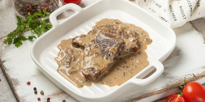 Говяжьи щёчки с&nbsp;грибным соусом от&nbsp;итальянского ресторана «Остерия Марио», участвующего в&nbsp;проекте ВкусВилла «Шеф в&nbsp;ответе»