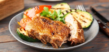 Рёбрышки свиные томлёные и&nbsp;говяжьи щёчки — новые товары в&nbsp;линейке су-вид ВкусВилла — в&nbsp;ближайшее время появятся на&nbsp;полках магазинов сети