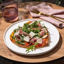 Пицца с&nbsp;руколой и&nbsp;прошутто 