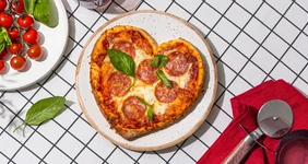 Пицца с&nbsp;колбасой