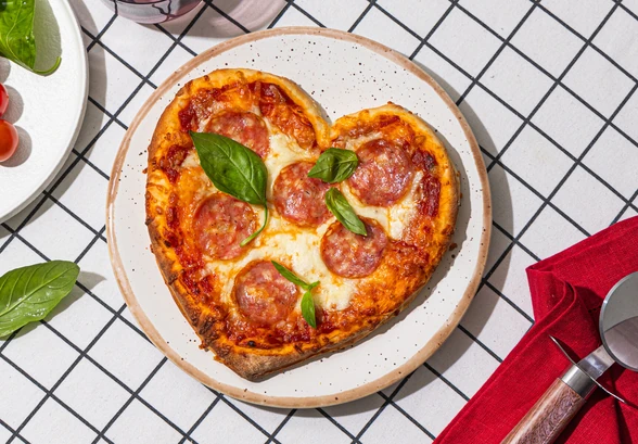 Рецепт «Пицца с&nbsp;колбасой»