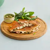 Гречневые блины с&nbsp;курицей и&nbsp;песто