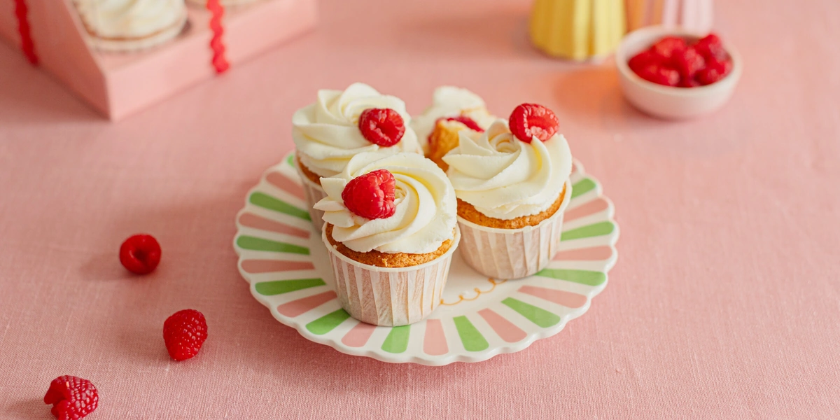 Чем порадовать близких: идеи сладких подарков к&nbsp;8 Марта