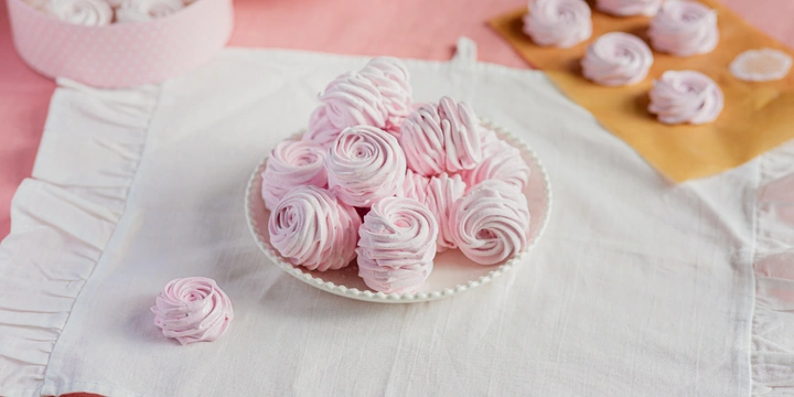 Чем порадовать близких: идеи сладких подарков к&nbsp;8 Марта