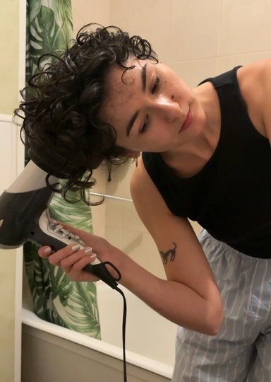 Кудряво живём: редакция пробует метод, обещающий локоны «с обложки»