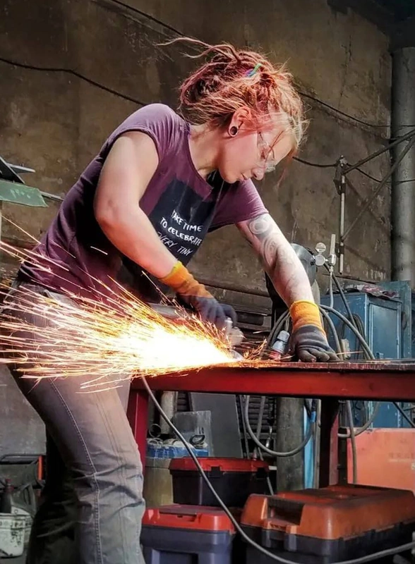 «Неженские» женские удовольствия: рыбалка, мотоциклы, ножи, футбол и&nbsp;Warhammer 40,000