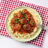 Спагетти с&nbsp;фрикадельками