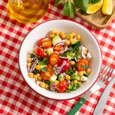 Салат с&nbsp;фетой и&nbsp;нутом