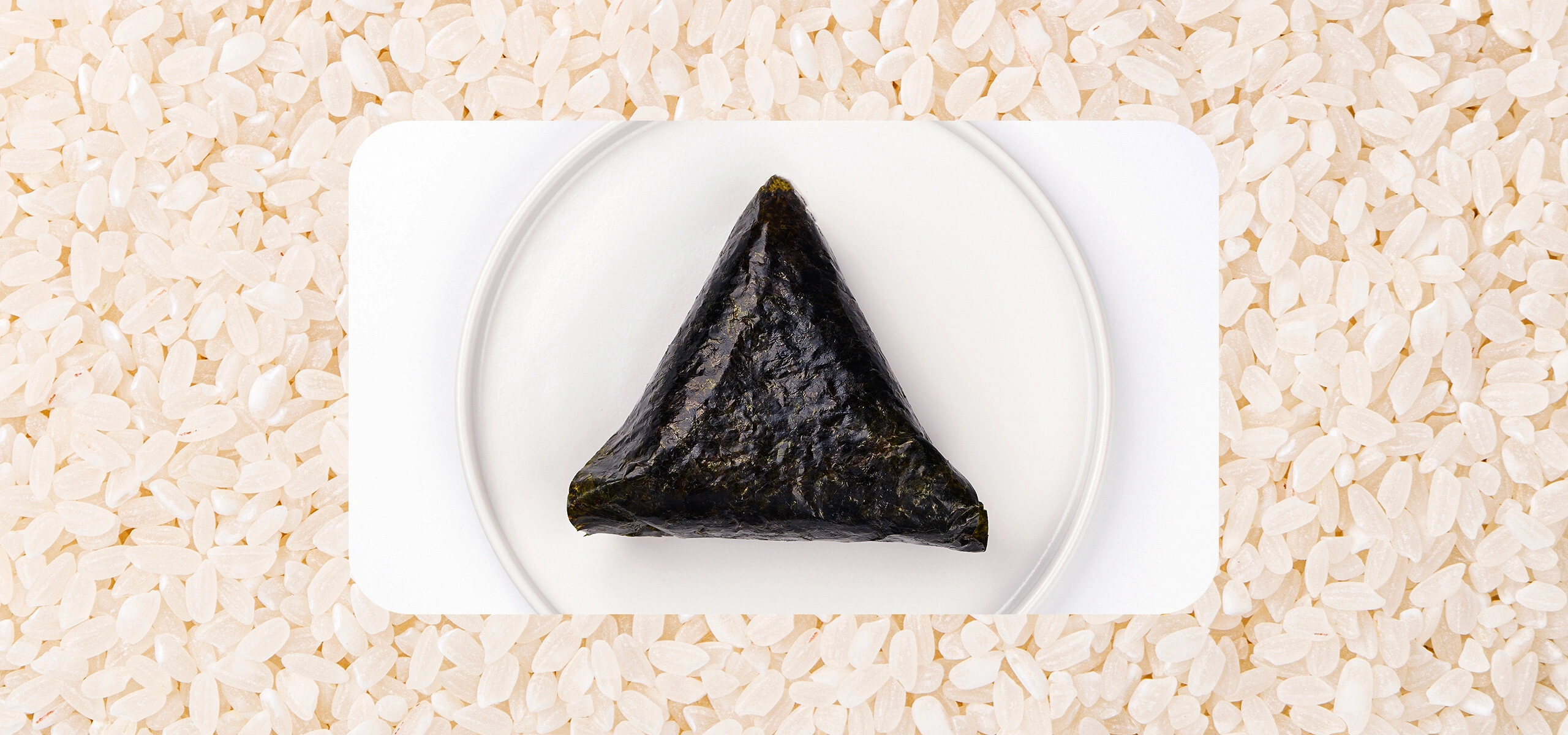 Онигири в&nbsp;новой упаковке: репортаж с&nbsp;кулинарной фабрики