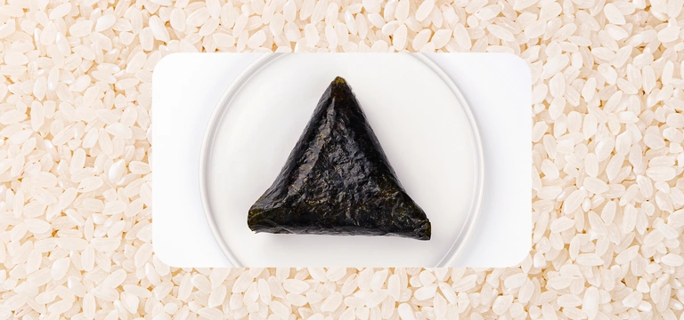 Онигири в&nbsp;новой упаковке: репортаж с&nbsp;кулинарной фабрики