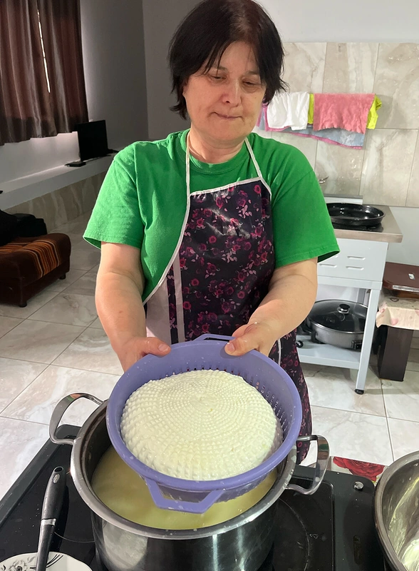 Варим сванский сыр: простой рецепт прямиком из&nbsp;Грузии