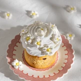 Декор для&nbsp;кулича «Ромашки из&nbsp;безе»