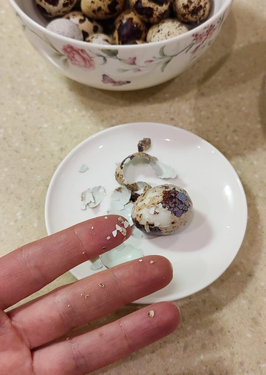 Эксперимент: красим яйца без&nbsp;скорлупы