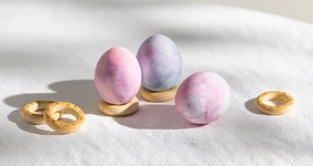 Яйца с&nbsp;цветным градиентом