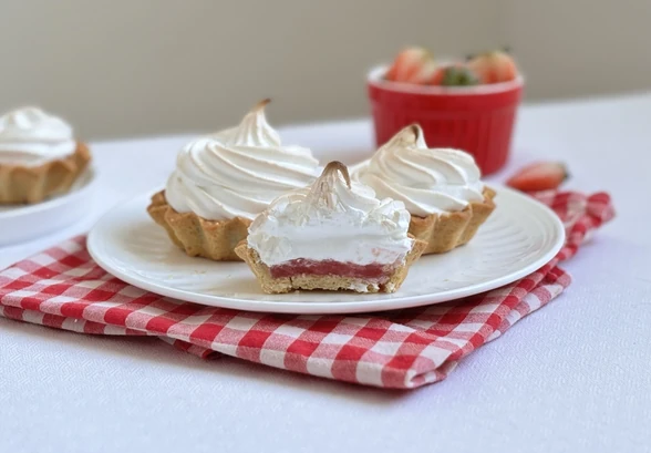 Рецепт «Корзиночки с&nbsp;клубничной начинкой»