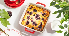 Творожная запеканка с&nbsp;ягодами