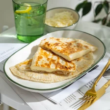 Роти-чебурек с&nbsp;сыром