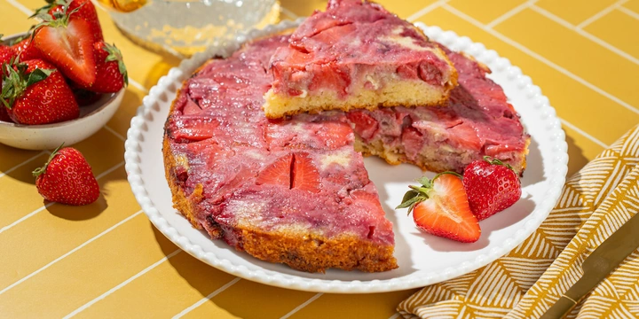 Выпечка с&nbsp;клубникой: 8 простых рецептов