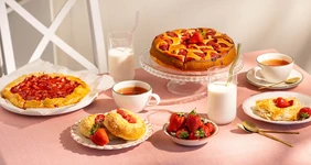 Выпечка с&nbsp;клубникой: 8 простых рецептов