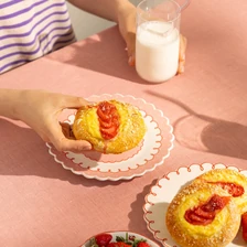Ватрушки с&nbsp;клубникой