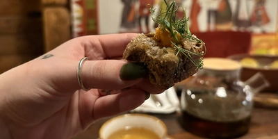 паштет из&nbsp;куриной печени с&nbsp;морошкой и&nbsp;фундуком