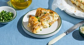 Улитка с&nbsp;сыром и&nbsp;творогом