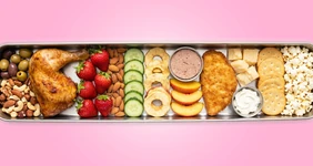 Чем перекусить: собрали 10 коробочек с&nbsp;перекусами по&nbsp;гарвардской тарелке