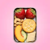 Чем перекусить: собрали 10 коробочек с&nbsp;перекусами по&nbsp;гарвардской тарелке