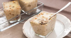 Жюльен с&nbsp;курицей и&nbsp;грибами