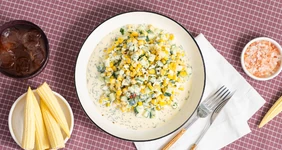 Салат с&nbsp;кукурузой и&nbsp;яйцом