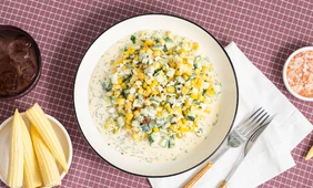 Салат с&nbsp;кукурузой и&nbsp;яйцом
