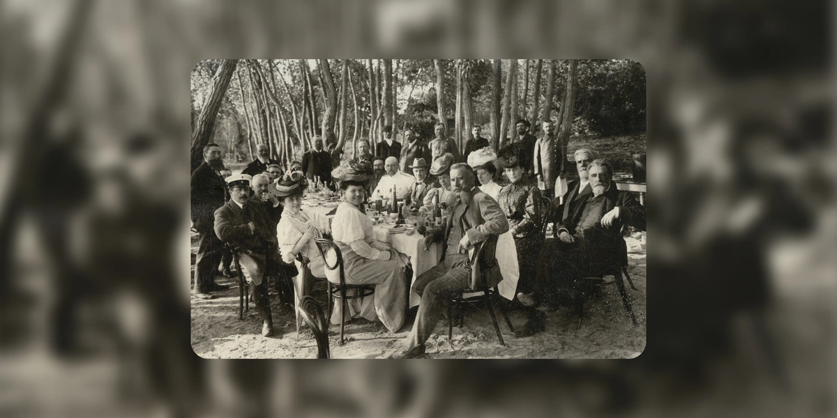 «Самарские купцы и&nbsp;чиновничья знать на&nbsp;пикнике на&nbsp;Коровьем острове», 1912 г. Из&nbsp;фондов историко-краеведческого музея им. П. В. Алабина.