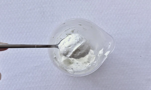 Греческий салат с&nbsp;курицей и&nbsp;фетой, шаг 3/4