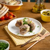 Рулетики из&nbsp;свинины с&nbsp;картофелем и&nbsp;грибами