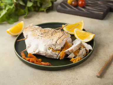 Филе индейки запеченное с курагой и орехами