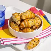 Слоёные рогалики с&nbsp;сыром