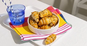 Слоёные рогалики с&nbsp;сыром