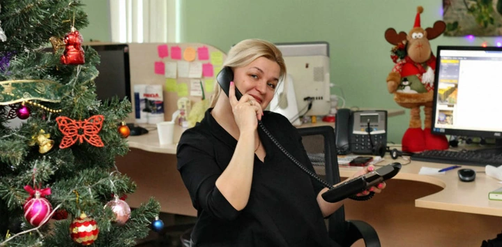 Горячую линию захватили непрофессионалы