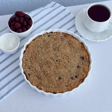 Крамбл с&nbsp;творогом и&nbsp;вишней