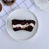 Брауни с&nbsp;творогом и&nbsp;вишней 