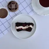 Брауни с&nbsp;творогом и&nbsp;вишней 