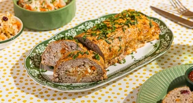 Рулет из&nbsp;свинины с&nbsp;квашеной капустой
