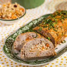 Рулет из&nbsp;свинины с&nbsp;квашеной капустой