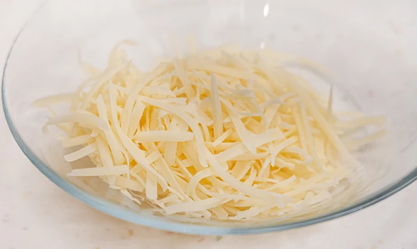 Пирог с&nbsp;творогом и&nbsp;сыром, шаг 2/10
