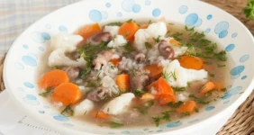 Овощной суп с&nbsp;сердечками
